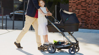 Kiedy można przesadzić niemowlę do spacerówki?